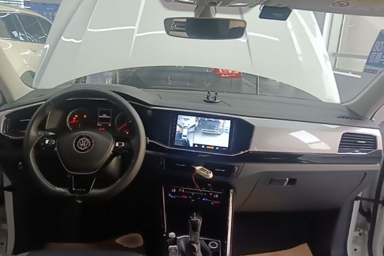 Used Volkswagen Tayron 2020 330TSI Two-Wheel Drive Luxury Smart Connectivity Version Center Console