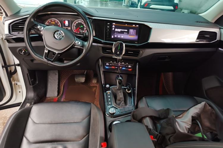 Used Volkswagen Tayron 2020 330TSI Two-Wheel Drive Luxury Smart Connectivity Version Center Console