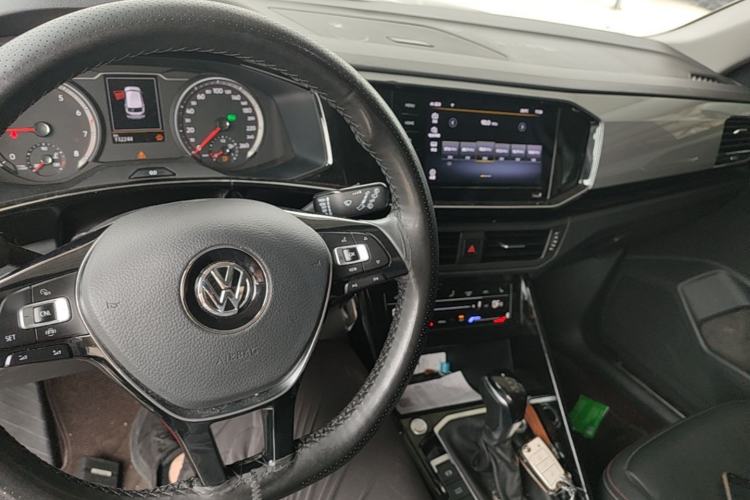 Used Volkswagen Tayron 2020 330TSI Two-Wheel Drive Luxury Smart Connectivity Version Center Console