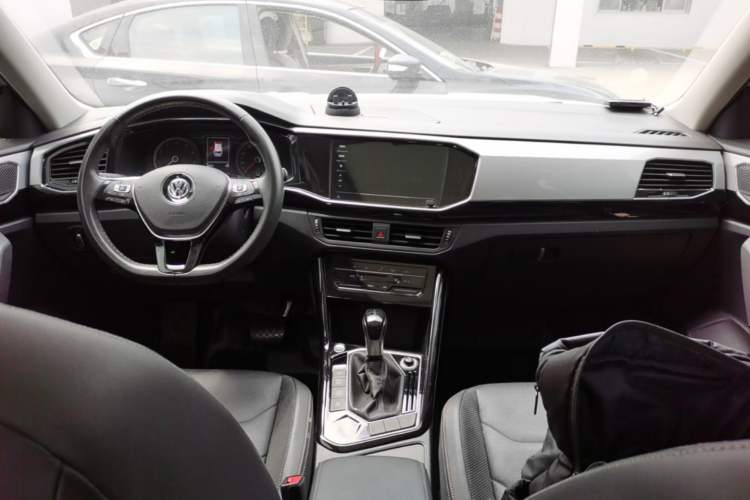 Used Volkswagen Tayron 2020 330TSI Two-Wheel Drive Luxury Smart Connectivity Version Center Console