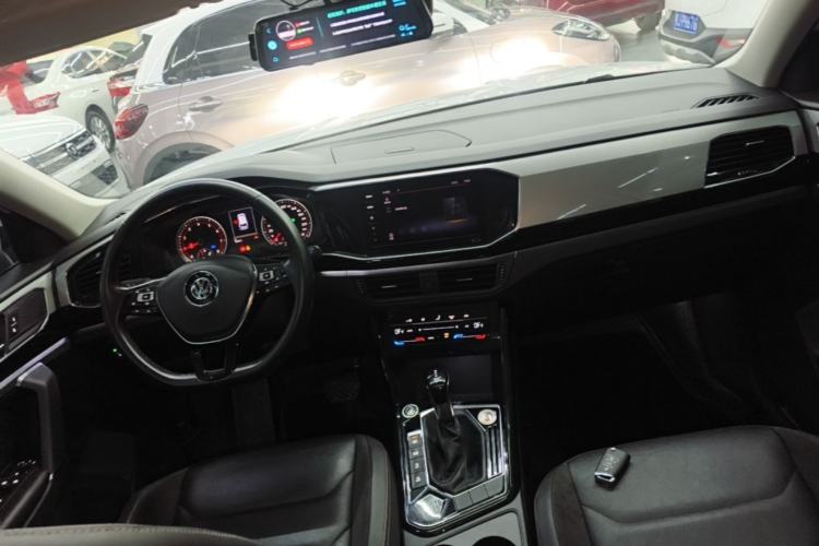 Used Volkswagen Tayron 2020 280TSI Two-Wheel Drive Luxury Connect Edition Center Console