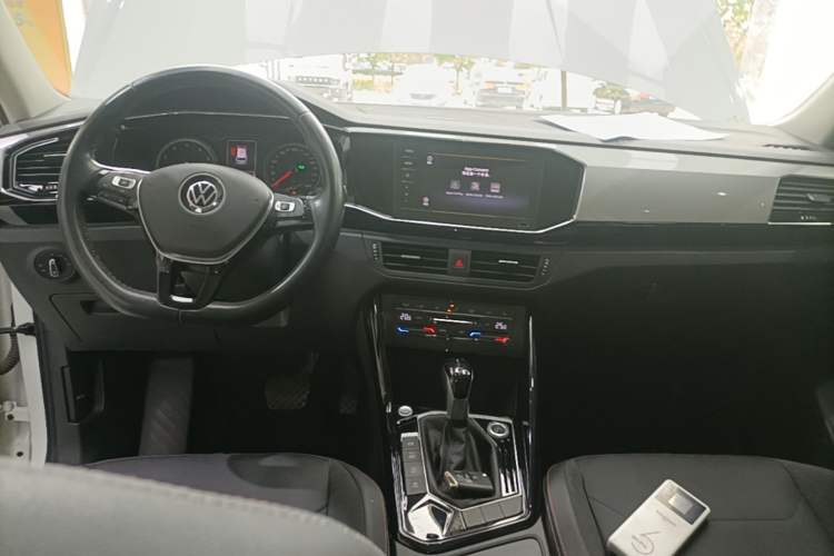 Used Volkswagen Tayron 2020 330TSI Two-Wheel Drive Luxury Smart Connectivity Version Center Console