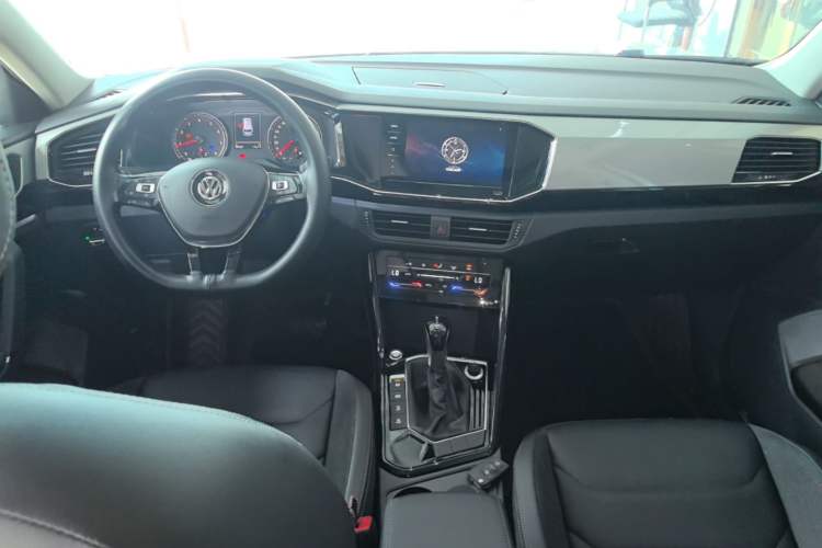 Used Volkswagen Tayron 2020 330TSI Two-Wheel Drive Luxury Smart Connectivity Version Center Console