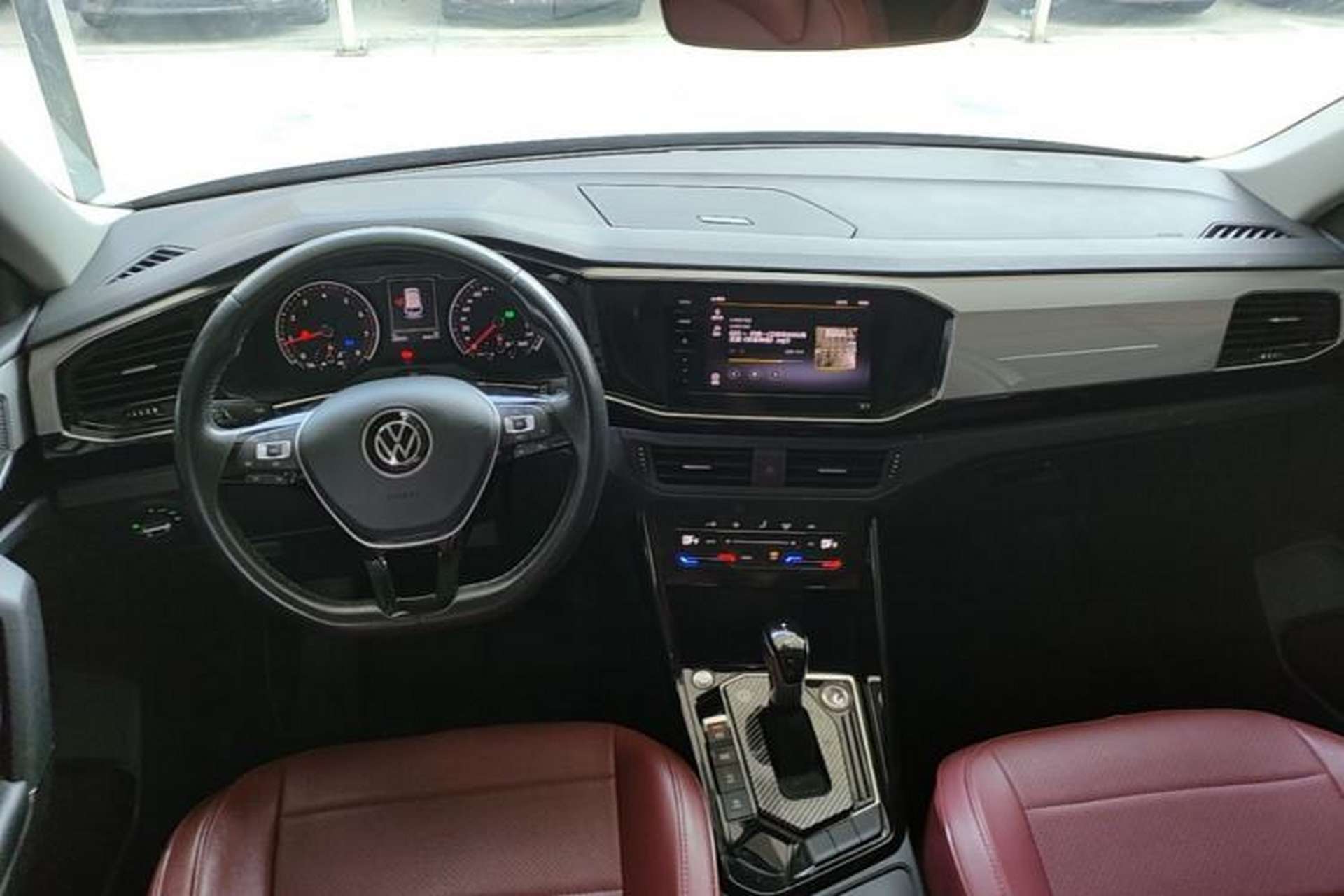 Used Volkswagen Tayron 2020 330TSI Two-Wheel Drive Luxury Smart Connectivity Version Center Console