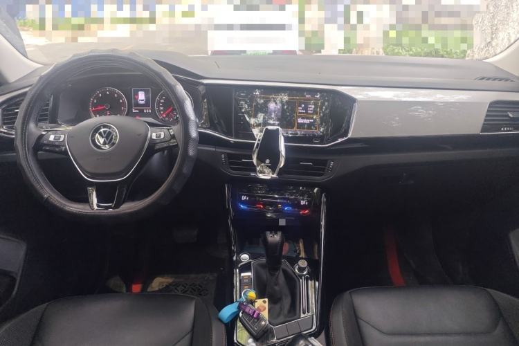 Used Volkswagen Tayron 2020 330TSI Two-Wheel Drive Luxury Smart Connectivity Version Center Console