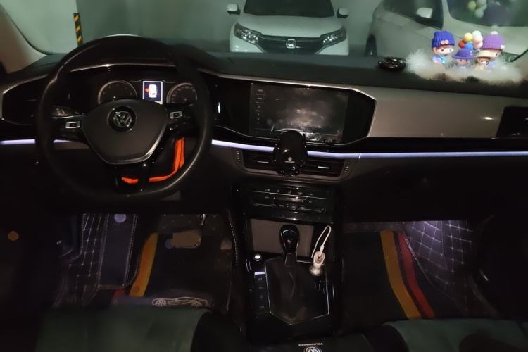 Used Volkswagen Tayron 2020 330TSI Two-Wheel Drive Luxury Smart Connectivity Version Center Console