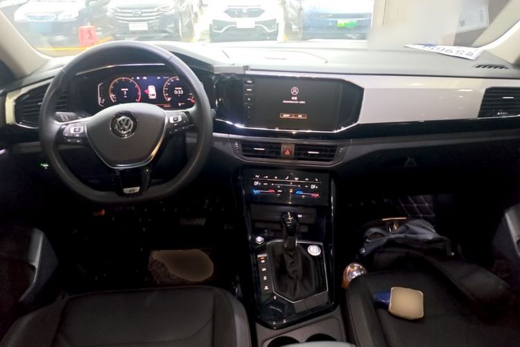 Used Volkswagen Tayron 2020 330TSI Two-Wheel Drive Luxury Smart Connectivity Version Center Console
