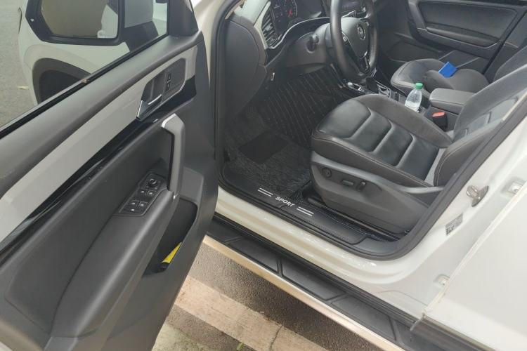 Used Volkswagen Tayron 2020 280TSI Two-Wheel Drive Luxury Connect Edition Driver Seat