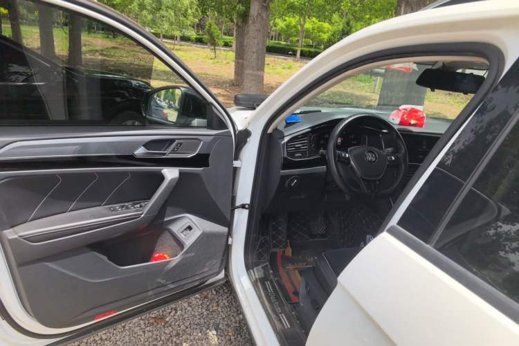 Used Volkswagen Tayron 2020 330TSI Two-Wheel Drive Luxury Connected Pro Edition Driver Seat
