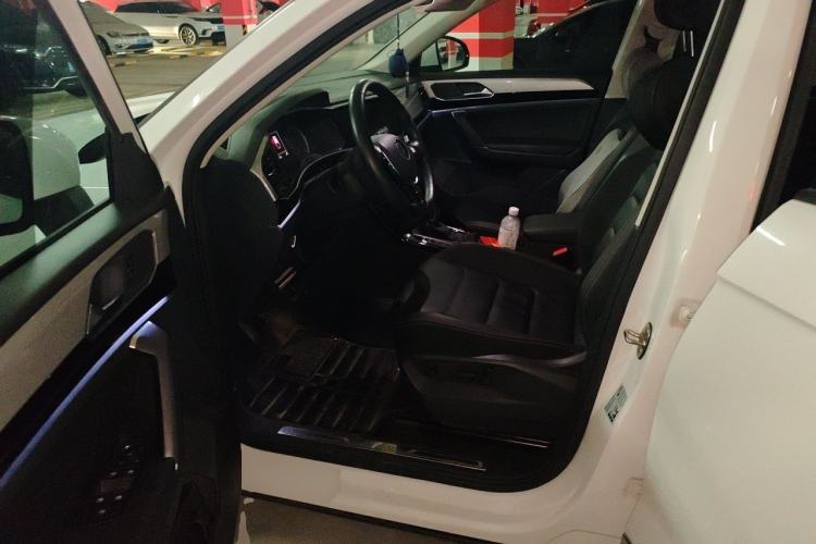 Used Volkswagen Tayron 2020 330TSI Two-Wheel Drive Luxury Connected Pro Edition Driver Seat
