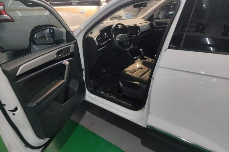 Used Volkswagen Tayron 2020 280TSI Two-Wheel Drive Luxury Connect Edition Driver Seat