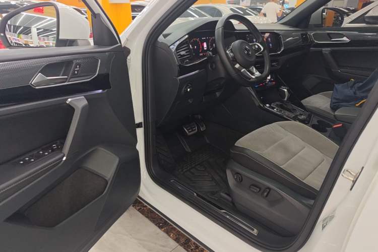 Used Volkswagen Tayron 2020 380TSI All-Wheel Drive R-Line Connected Version Driver Seat