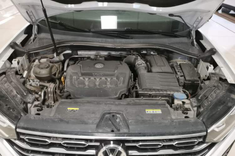 Used Volkswagen Tayron 2020 330TSI Two-Wheel Drive Luxury Smart Connectivity Version Engine Bay