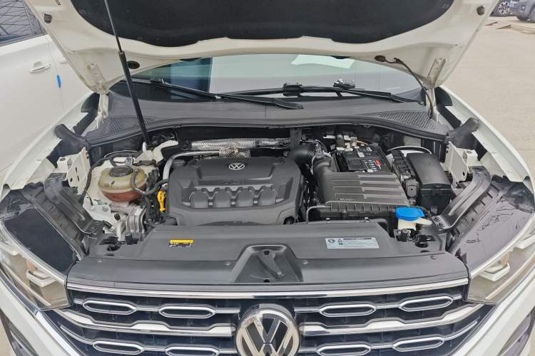 Used Volkswagen Tayron 2020 330TSI Two-Wheel Drive Luxury Smart Connectivity Version Engine Bay