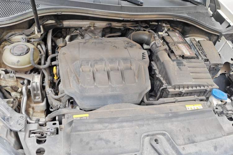 Used Volkswagen Tayron 2020 330TSI Two-Wheel Drive Luxury Smart Connectivity Version Engine Bay