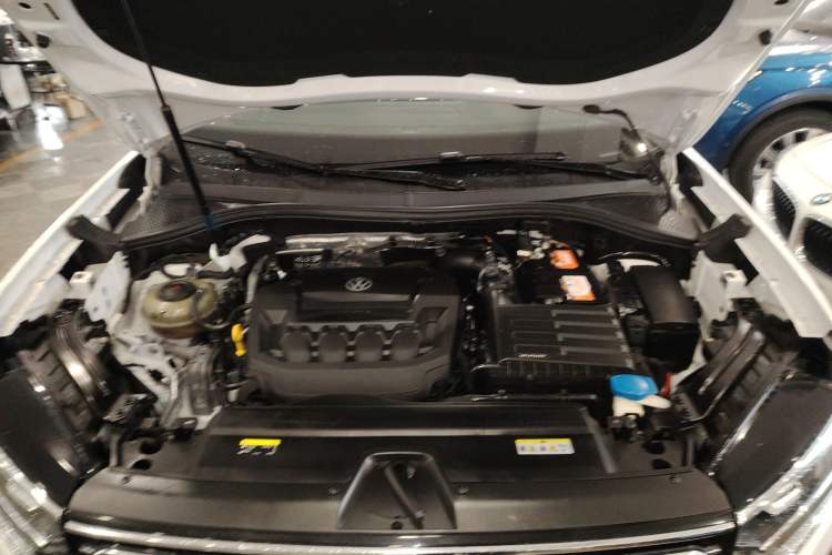 Used Volkswagen Tayron 2020 330TSI Two-Wheel Drive Luxury Smart Connectivity Version Engine Bay