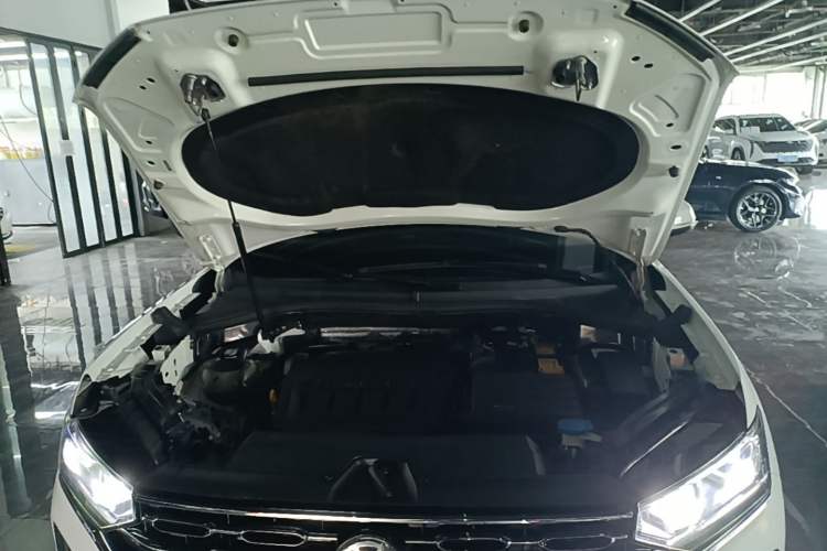 Used Volkswagen Tayron 2020 330TSI Two-Wheel Drive Luxury Connected Pro Edition Engine Bay
