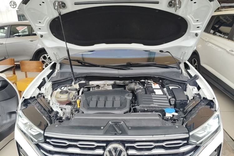 Used Volkswagen Tayron 2020 330TSI Two-Wheel Drive Luxury Smart Connectivity Version Engine Bay