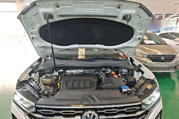 Used Volkswagen Tayron 2020 330TSI Two-Wheel Drive Luxury Smart Connectivity Version Engine Bay