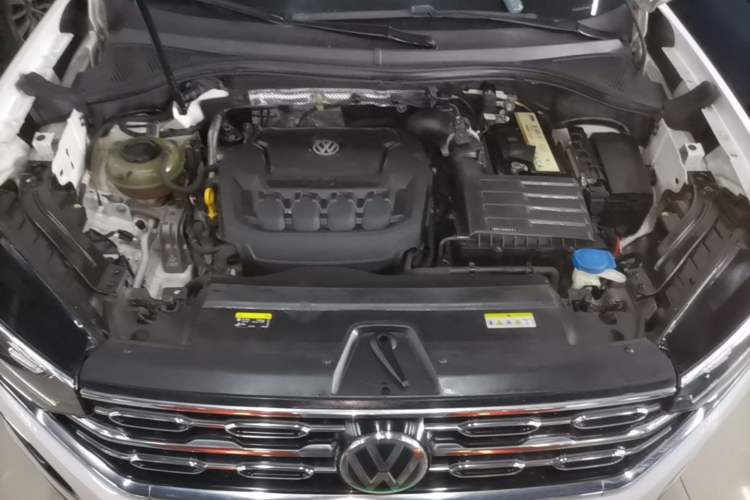 Used Volkswagen Tayron 2020 330TSI Two-Wheel Drive Luxury Smart Connectivity Version Engine Bay