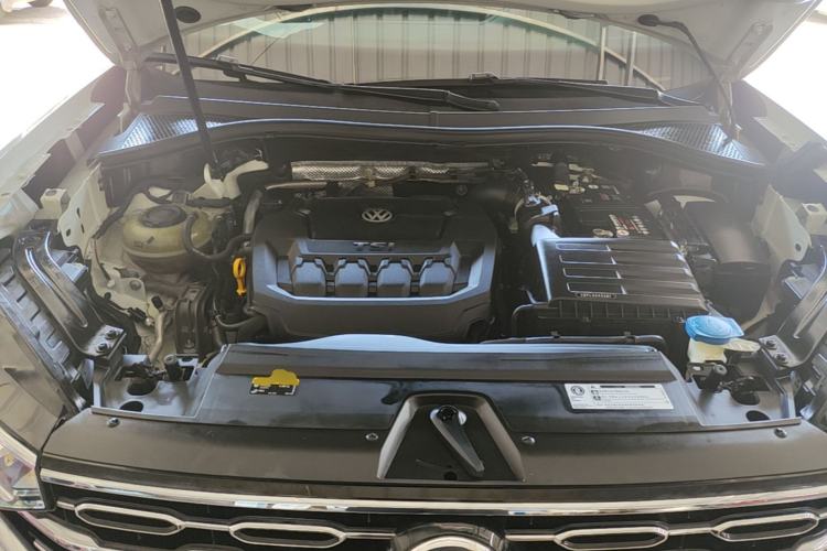 Used Volkswagen Tayron 2020 330TSI Two-Wheel Drive Luxury Smart Connectivity Version Engine Bay