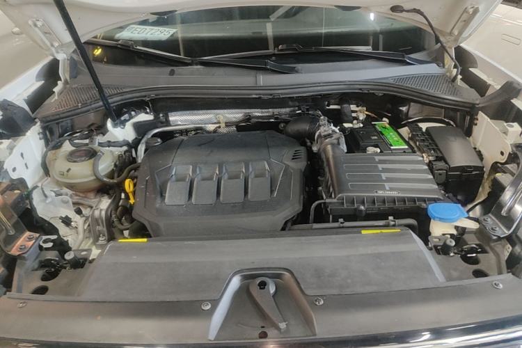 Used Volkswagen Tayron 2020 330TSI Two-Wheel Drive Luxury Smart Connectivity Version Engine Bay