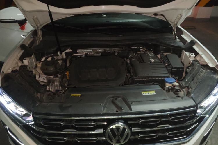 Used Volkswagen Tayron 2020 330TSI Two-Wheel Drive Luxury Connected Pro Edition Engine Bay