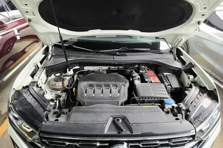 Used Volkswagen Tayron 2020 330TSI Two-Wheel Drive Luxury Smart Connectivity Version Engine Bay