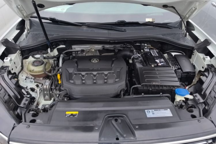 Used Volkswagen Tayron 2020 330TSI Two-Wheel Drive Luxury Smart Connectivity Version Engine Bay
