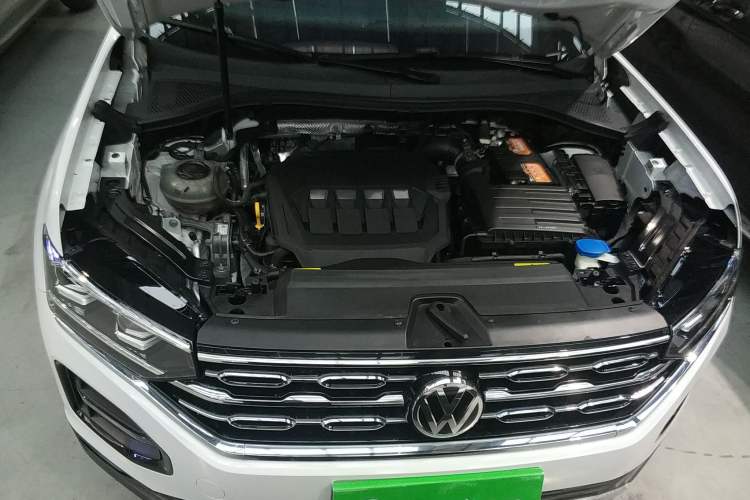 Used Volkswagen Tayron 2020 330TSI Two-Wheel Drive Luxury Smart Connectivity Version Engine Bay