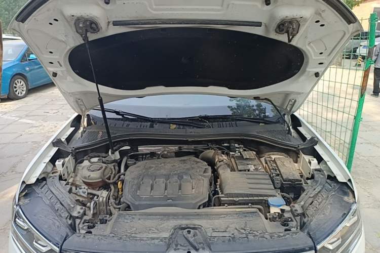 Used Volkswagen Tayron 2020 330TSI Two-Wheel Drive Luxury Smart Connectivity Version Engine Bay