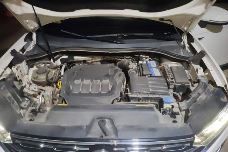 Used Volkswagen Tayron 2020 330TSI Two-Wheel Drive Luxury Smart Connectivity Version Engine Bay