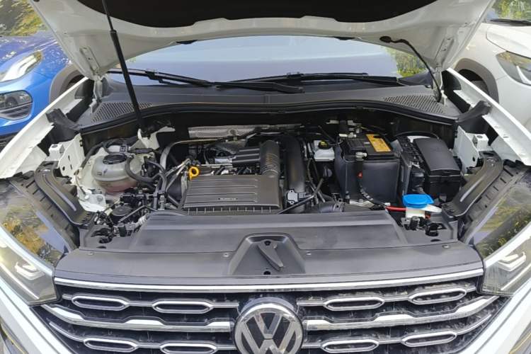 Used Volkswagen Tayron 2020 280TSI Two-Wheel Drive Luxury Connect Edition Engine Bay