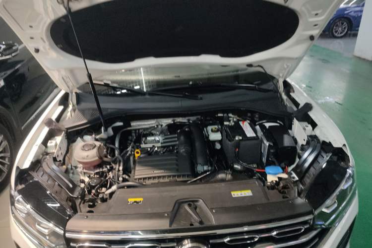 Used Volkswagen Tayron 2020 280TSI Two-Wheel Drive Luxury Connect Edition Engine Bay