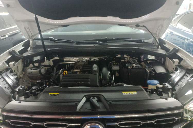 Used Volkswagen Tayron 2020 280TSI Two-Wheel Drive Luxury Connect Edition Engine Bay