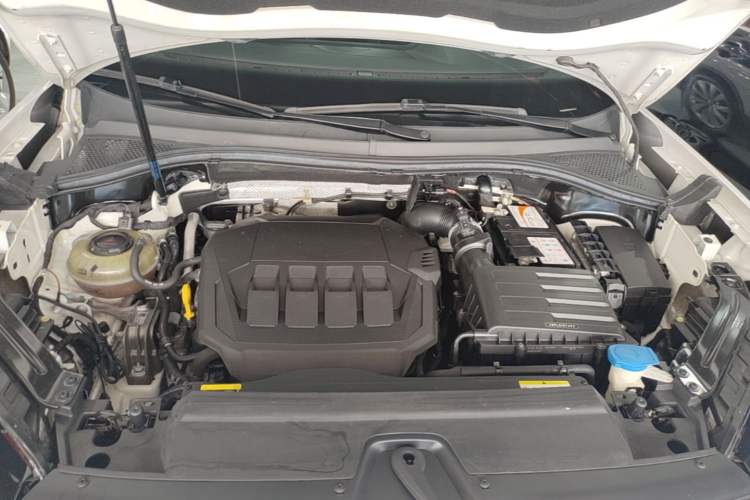 Used Volkswagen Tayron 2020 330TSI Two-Wheel Drive Luxury Connected Pro Edition Engine Bay