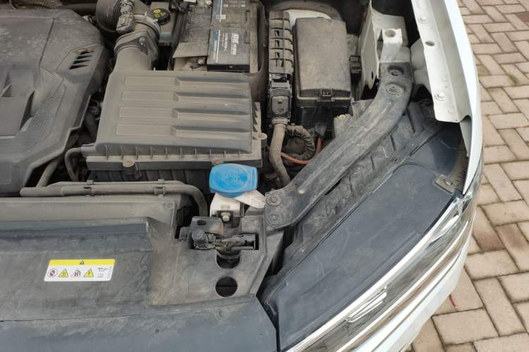Used Volkswagen Tayron 2020 330TSI Two-Wheel Drive Luxury Smart Connectivity Version Engine Bay Left
