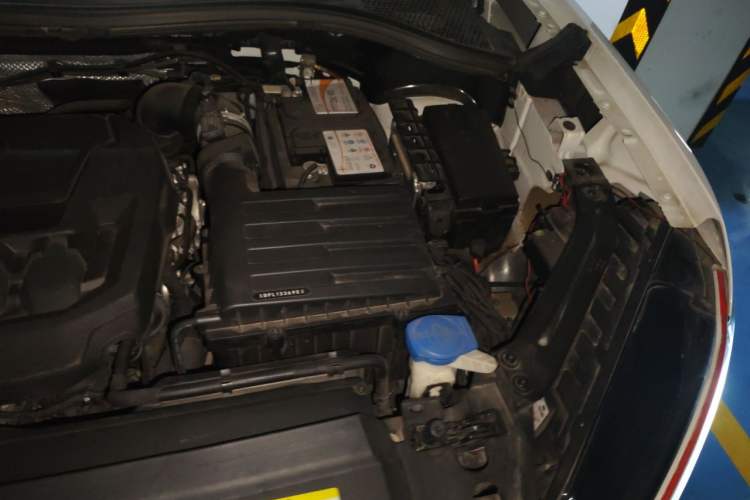 Used Volkswagen Tayron 2020 330TSI Two-Wheel Drive Luxury Smart Connectivity Version Engine Bay Left
