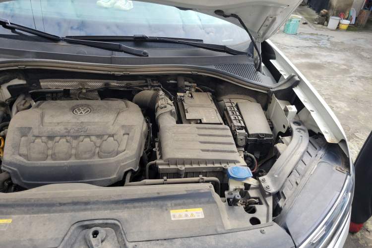 Used Volkswagen Tayron 2020 330TSI Two-Wheel Drive Luxury Smart Connectivity Version Engine Bay Left