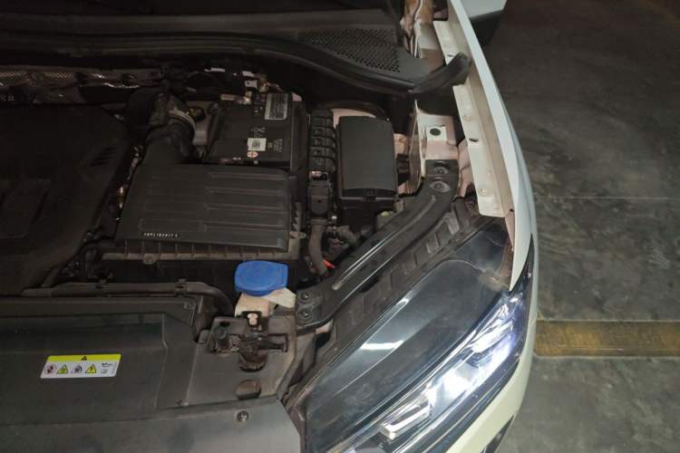 Used Volkswagen Tayron 2020 330TSI Two-Wheel Drive Luxury Connected Pro Edition Engine Bay Left