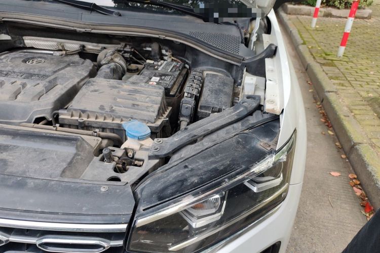 Used Volkswagen Tayron 2020 330TSI Two-Wheel Drive Luxury Smart Connectivity Version Engine Bay Left