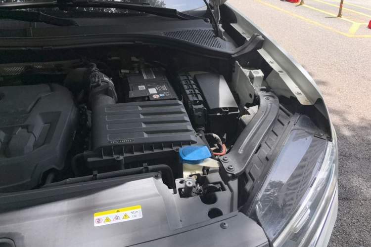 Used Volkswagen Tayron 2020 330TSI Two-Wheel Drive Luxury Smart Connectivity Version Engine Bay Left