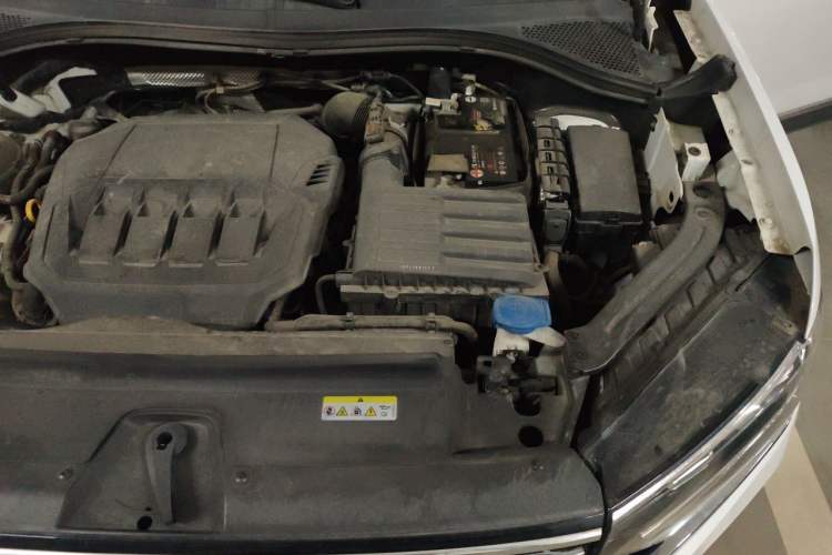 Used Volkswagen Tayron 2020 330TSI Two-Wheel Drive Luxury Connected Pro Edition Engine Bay Left