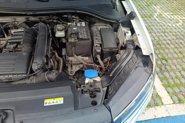Used Volkswagen Tayron 2020 280TSI Two-Wheel Drive Luxury Connect Edition Engine Bay Left
