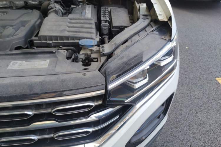 Used Volkswagen Tayron 2020 330TSI Two-Wheel Drive Luxury Smart Connectivity Version Engine Bay Left