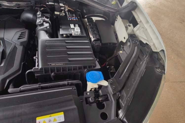 Used Volkswagen Tayron 2020 330TSI Two-Wheel Drive Luxury Smart Connectivity Version Engine Bay Left