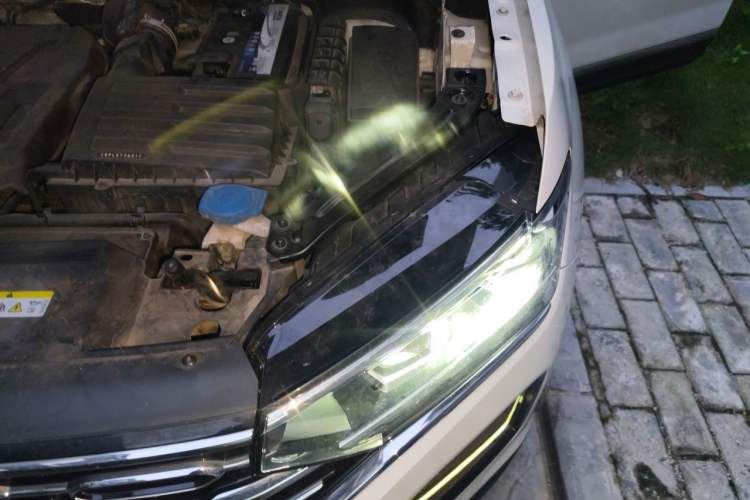 Used Volkswagen Tayron 2020 330TSI Two-Wheel Drive Luxury Smart Connectivity Version Engine Bay Left