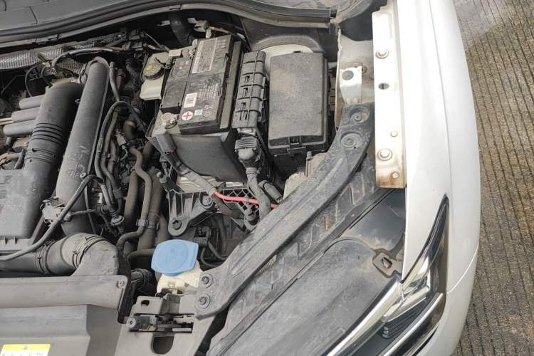 Used Volkswagen Tayron 2020 280TSI Two-Wheel Drive Luxury Connect Edition Engine Bay Left