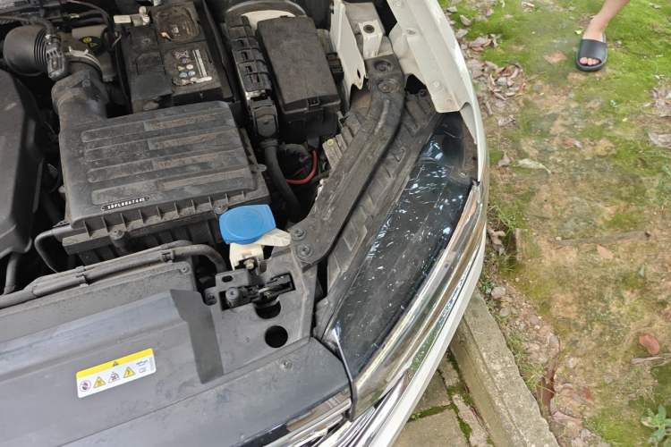 Used Volkswagen Tayron 2020 330TSI Two-Wheel Drive Luxury Connected Pro Edition Engine Bay Left