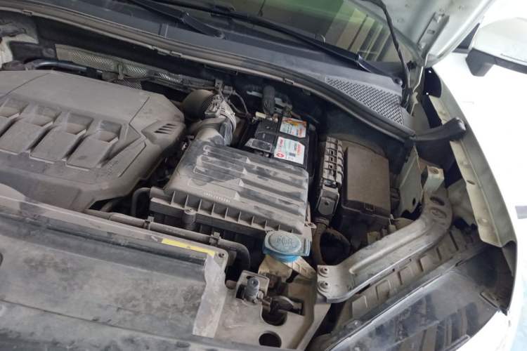 Used Volkswagen Tayron 2020 330TSI Two-Wheel Drive Luxury Connected Pro Edition Engine Bay Left